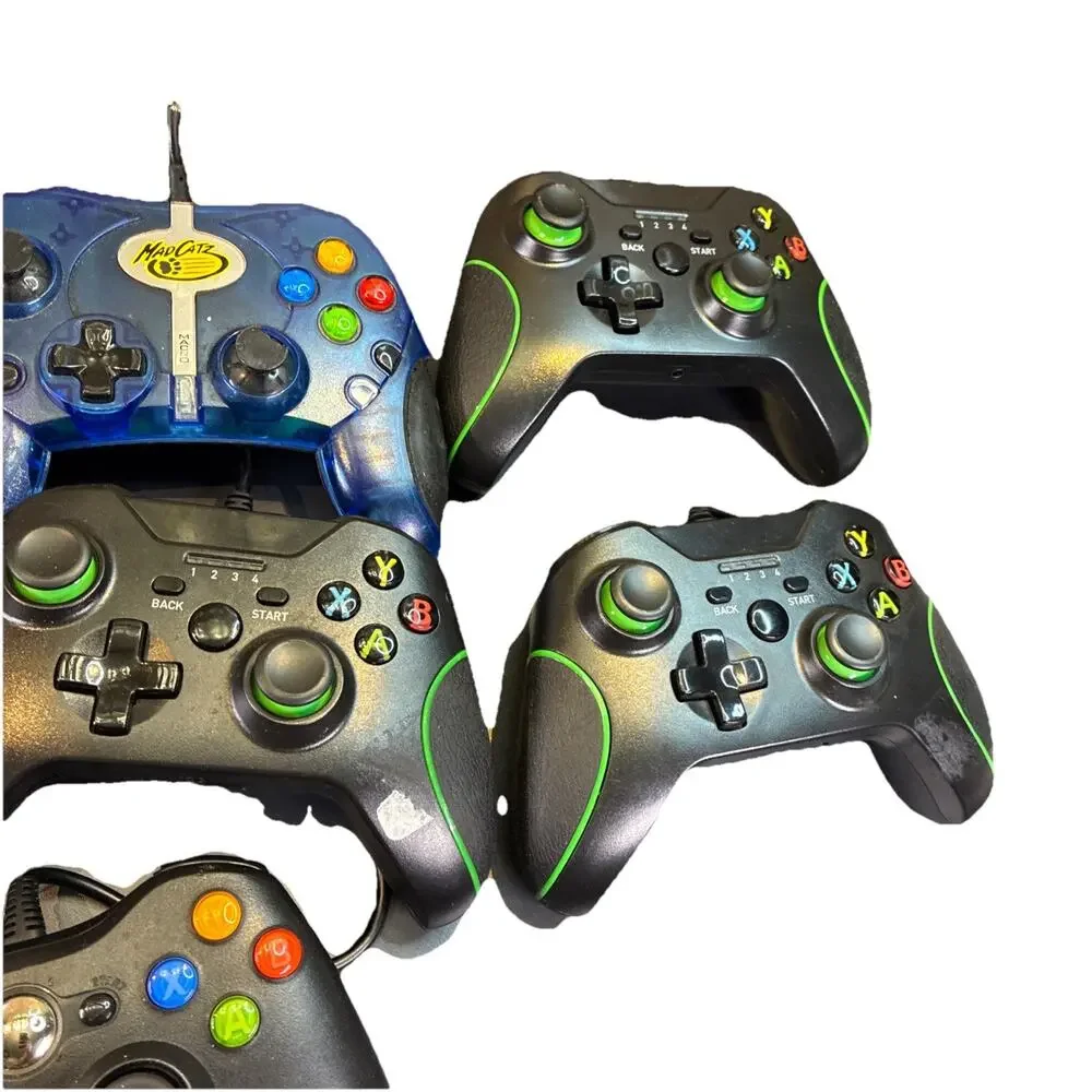 Lot of (7) Broken Microsoft Xbox Wireless Controllers Model 1914 AS-IS FOR PARTS